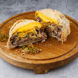 Двойной сырный бургер